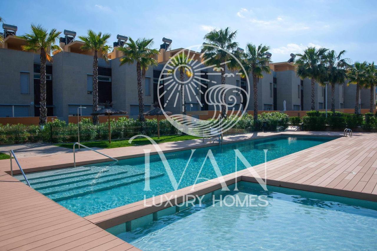 Casa Oromar Ivan Luxury Homes Chalet Adosado โอโรเปซาเดลมาร์ ภายนอก รูปภาพ