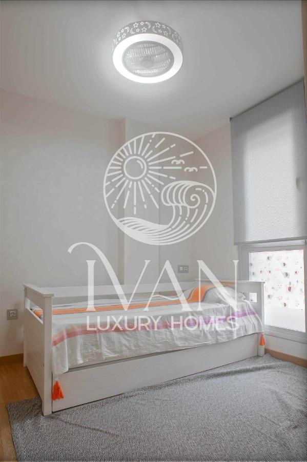 Casa Oromar Ivan Luxury Homes Chalet Adosado โอโรเปซาเดลมาร์ ภายนอก รูปภาพ