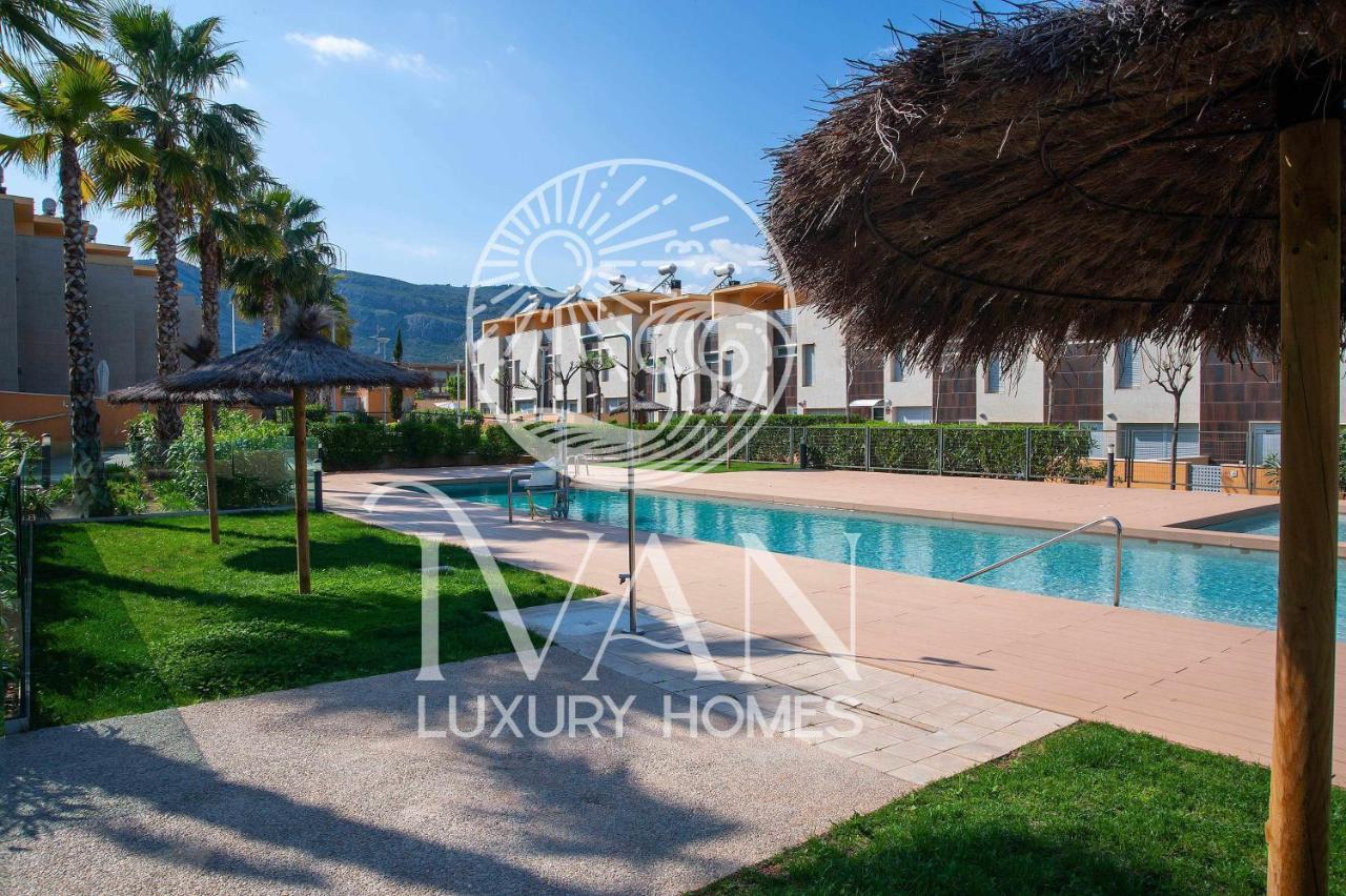 Casa Oromar Ivan Luxury Homes Chalet Adosado โอโรเปซาเดลมาร์ ภายนอก รูปภาพ